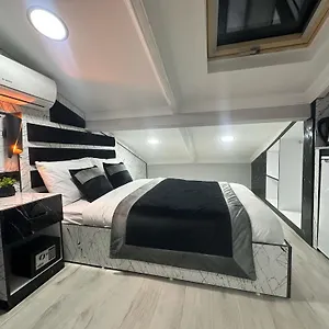 2* Apart Otel Taksim Larissa